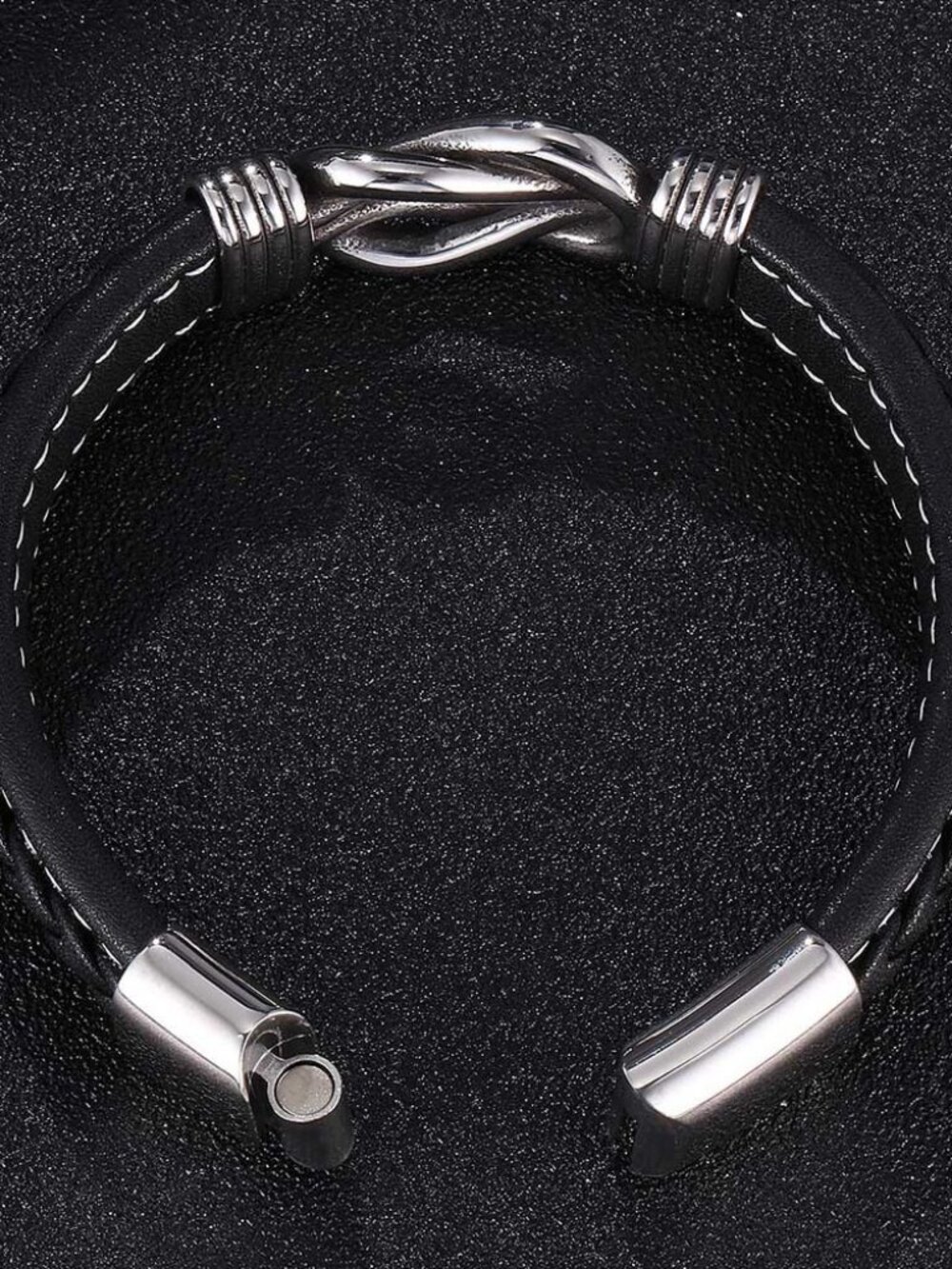 Leather bracelets - Picture 3 of 4